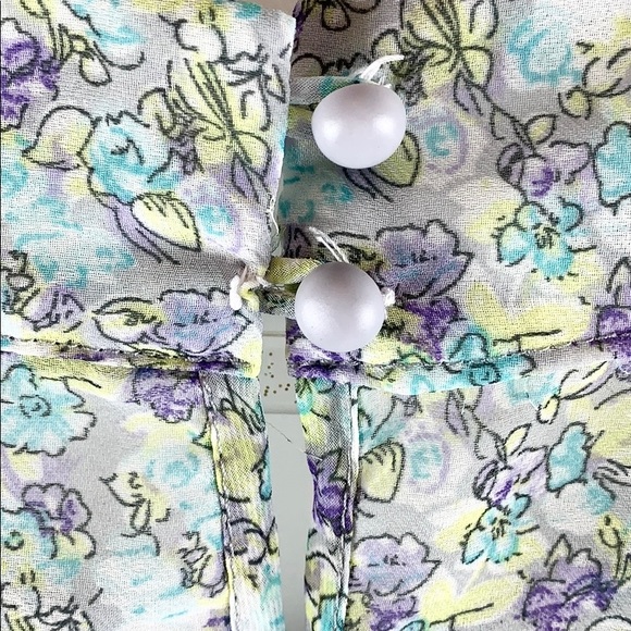 ROMY | Floral Lace Trim Sheer Sleeveless Blouse - Picture 6 of 9